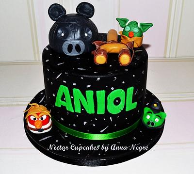 Angry Birds Star Wars - Cake by nectarcupcakes