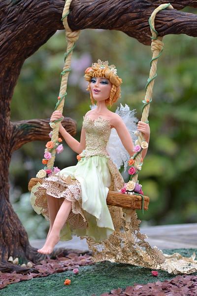 Niamh ~ Golden haired queen of the fairies - Cake by Rhu Strand