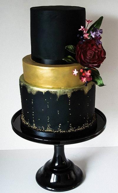 Glamorous black & gold wedding  - Cake by Happyhills Cakes