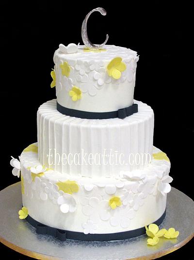 White and yellow flowers with pleated center tier wedding cake - Cake by Soraya Avellanet