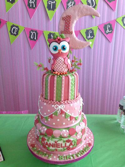 Owl cake - Cake by Sweetdesignsbyflavia