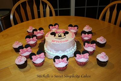 Minnie Mouse Round Cake and matching cupcakes - Cake by Michelle