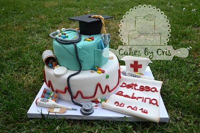 Nurse graduation cake - Cake by Cakes by Cris