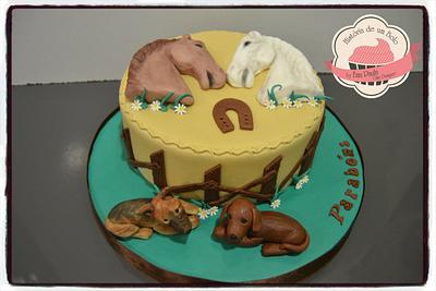 Dogs and Horses - Cake by EmaPaulaCakeDesigner