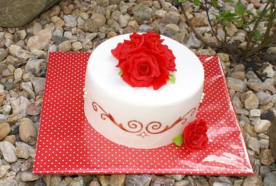 Little cake with red roses - Cake by Jana Hovorkova