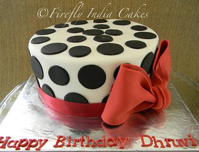 Polka dots & Bow tie. - Cake by Firefly India by Pavani Kaur