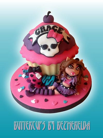 Monster High giant cupcake - Cake by Bezmerelda