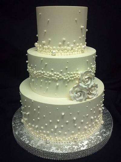 Pearls and roses - Cake by Ester Siswadi