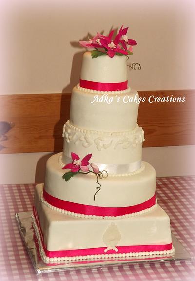 wedding cake  - Cake by AdkasCakesCreations