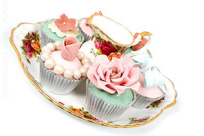 vintage cupcakes - Cake by louise guild