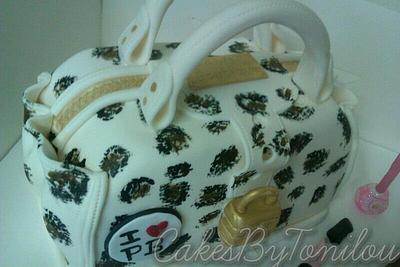 Pauls Boutique Handbag Cake - Decorated Cake by Little - CakesDecor