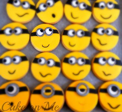 Minion cookies - Cake by Cake on Me