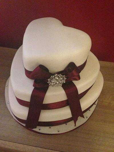 Burgundy Wedding - Cake by Piececakelove