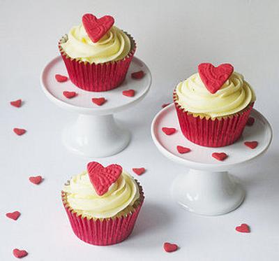 Valentine's Cupcakes - Cake by Sugar Ruffles