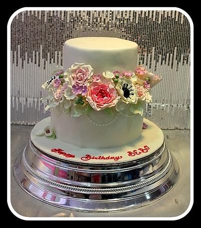 Cake with flowers - Cake by The House of Cakes Dubai