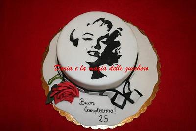 Marilyn cake - Cake by Daria Albanese