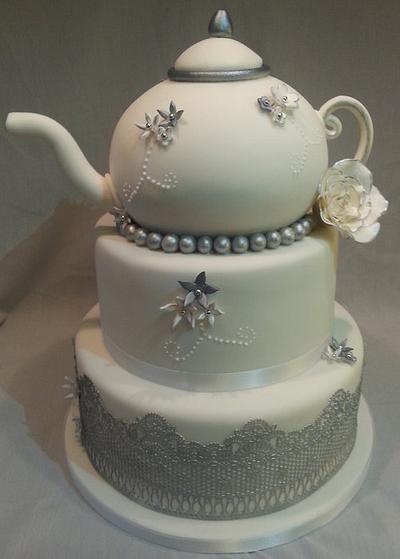Vintage Teapot - Cake by amomentofcakeness