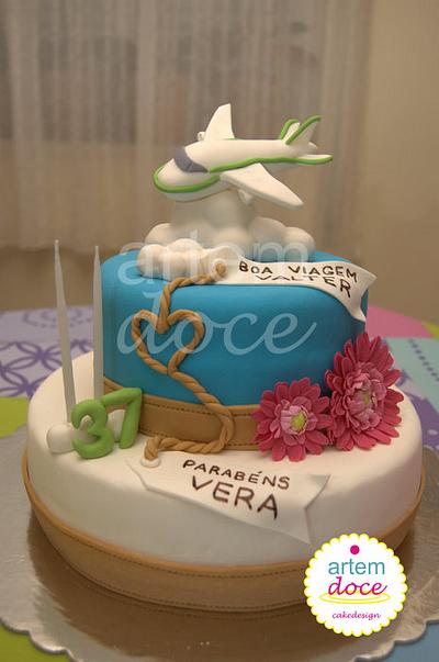Flowers and air plane - Cake by Margarida Guerreiro