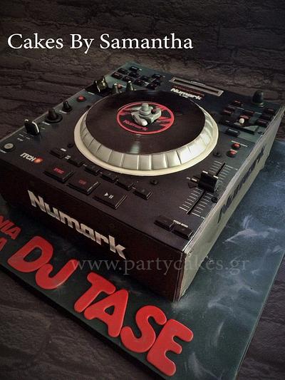 DJ Decks - Cake by Cakes By Samantha (Greece)