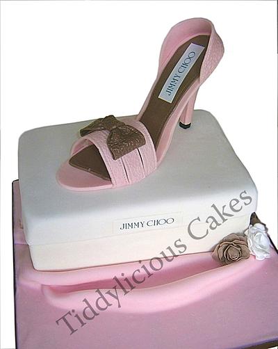 Jimmy Choo shoe cake - Cake by Tiddy