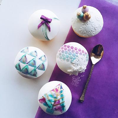 Christmas Cupcakes - Cake by Sophia Mya Cupcakes (Nanvah Nina Michael)