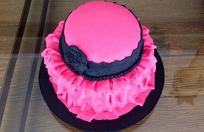 Pink and black Cake - Cake by Cláudia Oliveira
