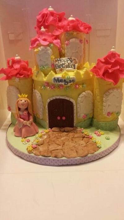 Birthday cake for a 6 years old girl - Cake by Sally
