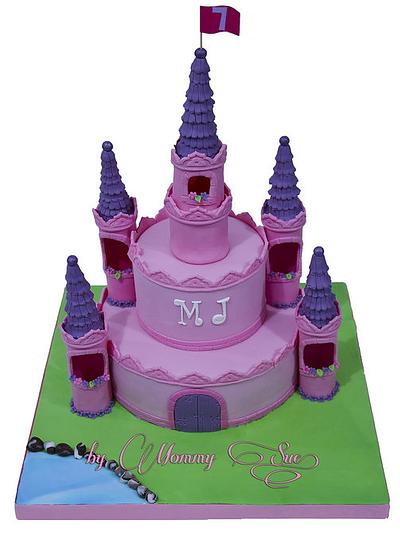 Castle Cake - Cake by Mommy Sue