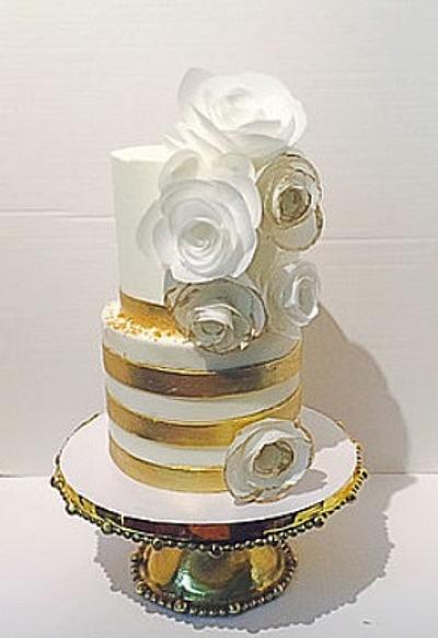 Golden Lady  - Cake by Treats by Tisha