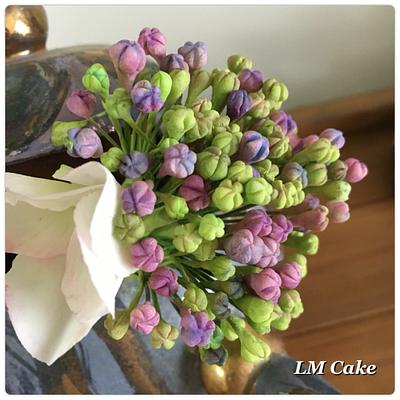 Freeform Hydrangea tutorial - Cake by Lisa Templeton