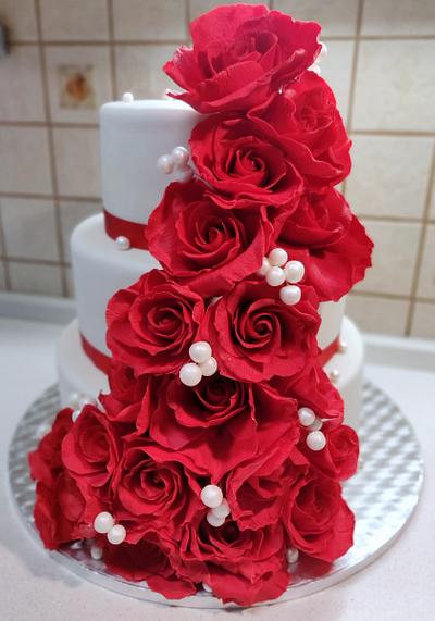 Wedding red roses - Cake by Majka Maruška