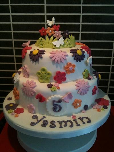 My first cake for Yasmin Lily x - Cake by Diddles