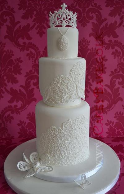 Royal Icing Lace Effect Cake - Cake by CakeyBake (Kirsty Low)