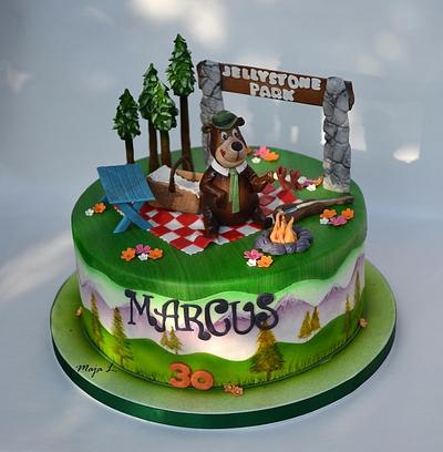 Yogi Bear - Cake by majalaska