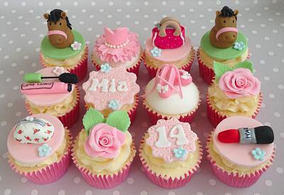 Girly cupcakes - Cake by Cupcake-Heaven