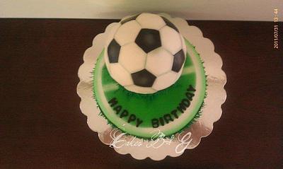 Soccer ball Cake - Cake by Laura Barajas 