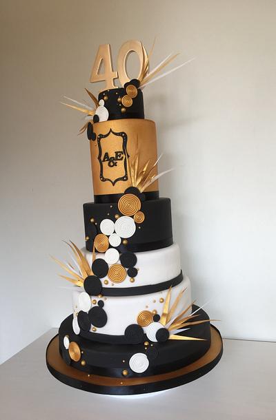 Gold elegant cake  - Cake by Lapaola
