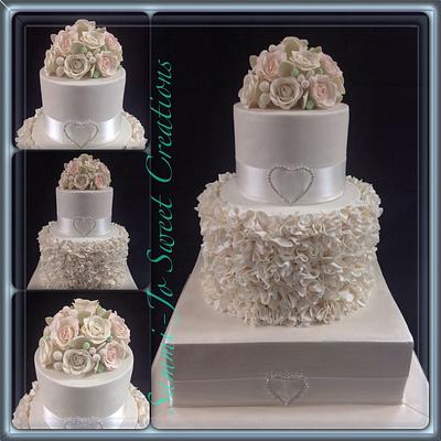An elegant wedding cake - Cake by Sammi-Jo Sweet Creations