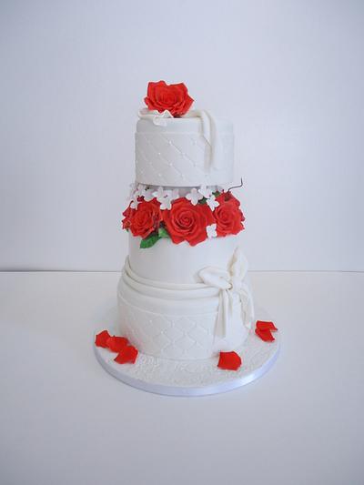 white wedding - Cake by Diletta Contaldo