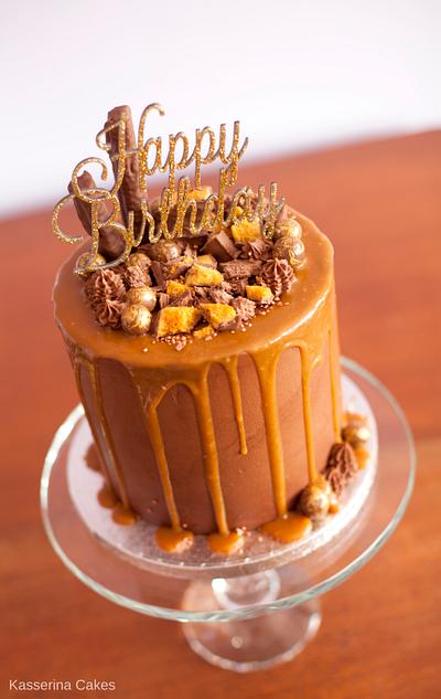 Caramel drip cake - Cake by Kasserina Cakes