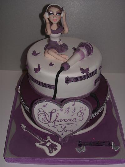 violetta cake - Cake by NanyDelice