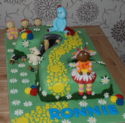 In the night garden  - Cake by Cushty cakes 