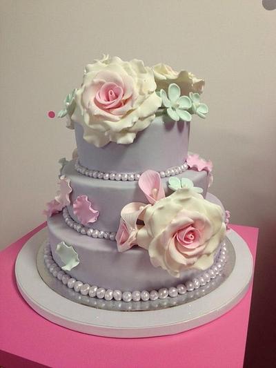 My first tiered cake - Cake by Karla Sweet Stories