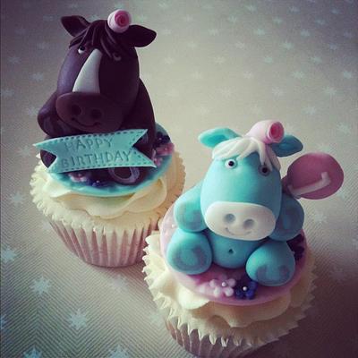 Pony Cupcakes - Cake by LREAN