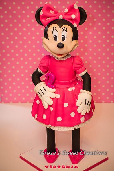 Minnie Mouse 3D cake :) over 32 inches tall - Cake by teresasweetcreations