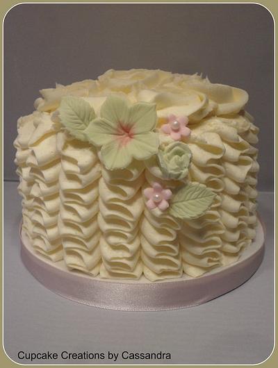 Mini Vintage ruffle cake - Cake by Cupcakecreations