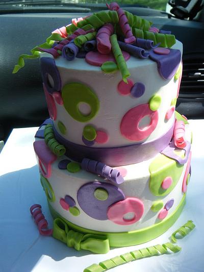 Buttercream and polka dots - Cake by Valley Kool Cakes (well half of it~Tara)