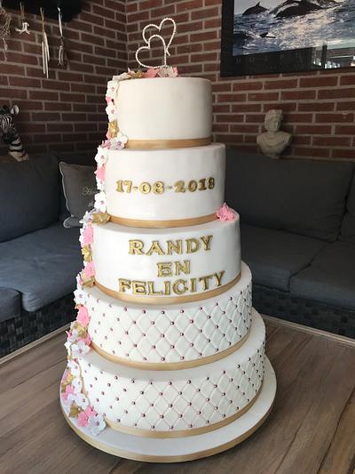 First Weddingcake ever - Cake by Eddy Mannak