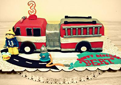 Fire Engine with Fireman Sam Cake  - Cake by Yusy Sriwindawati
