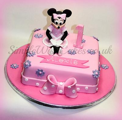 Minnie mouse  - Cake by Stef and Carla (Simple Wish Cakes)